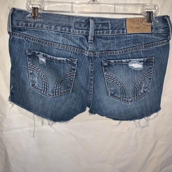 Hollister distressed light denim shorts - Picture 2 of 2